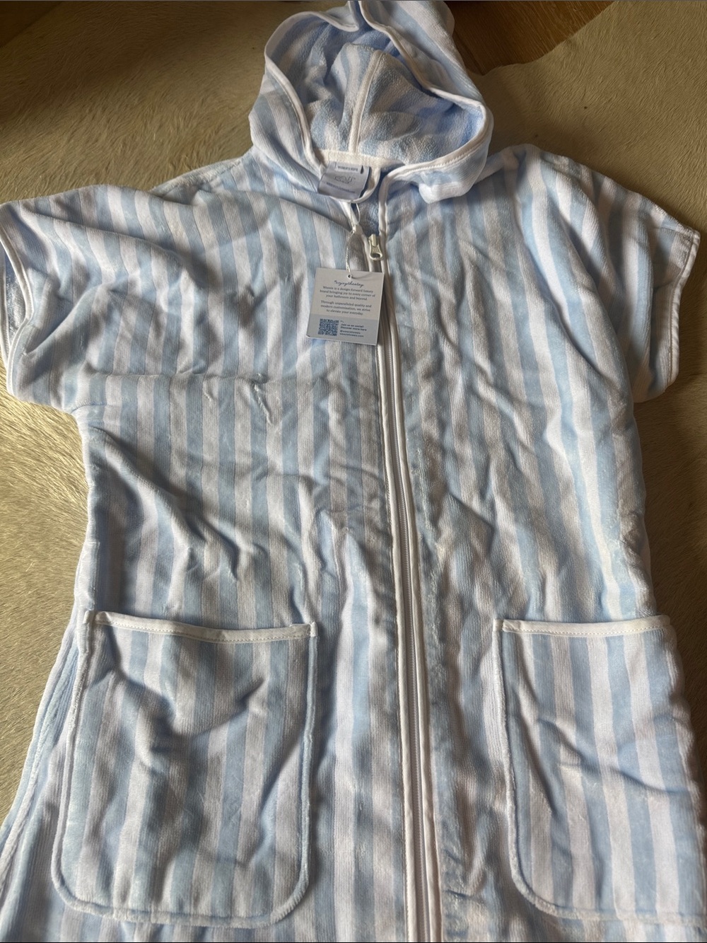 Weezie Hooded Zip towel robe for Women - Light Blue & White Stripes - Picture 2 of 2